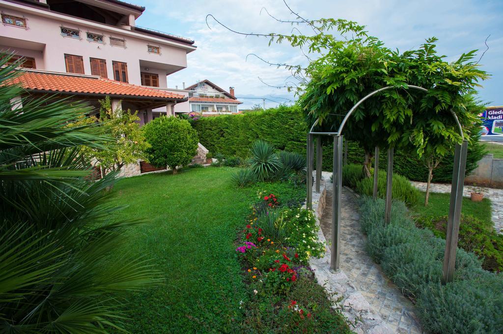 Villa Amalija Sukosan Bagian luar foto